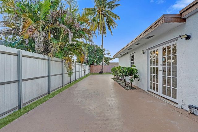 16920 NW 53rd Ave, Miami Gardens, FL 33055