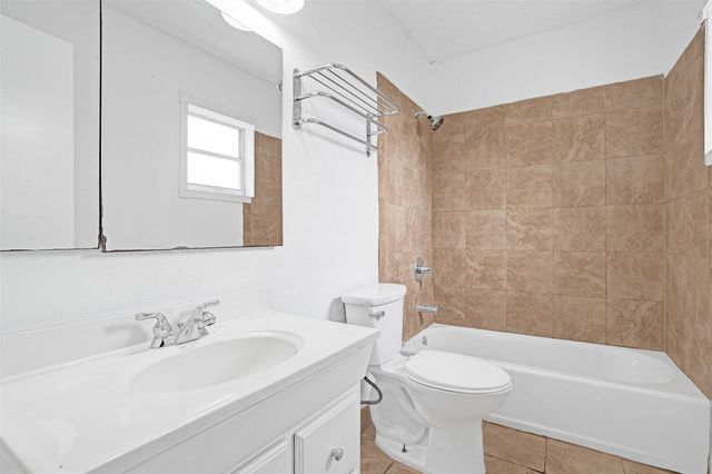 16920 NW 53rd Ave, Miami Gardens, FL 33055