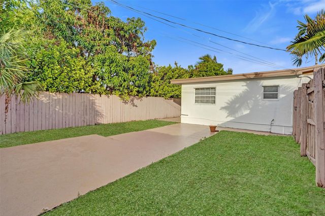 16920 NW 53rd Ave, Miami Gardens, FL 33055