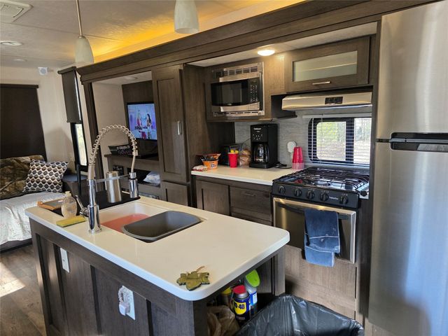 1191 County Road 3333, Omaha, TX 75571