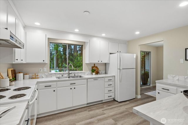 6723 158th Place SW, Edmonds, WA 98026