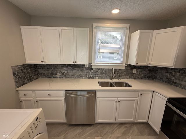 613 S 15th Street, Terre Haute, IN 47807