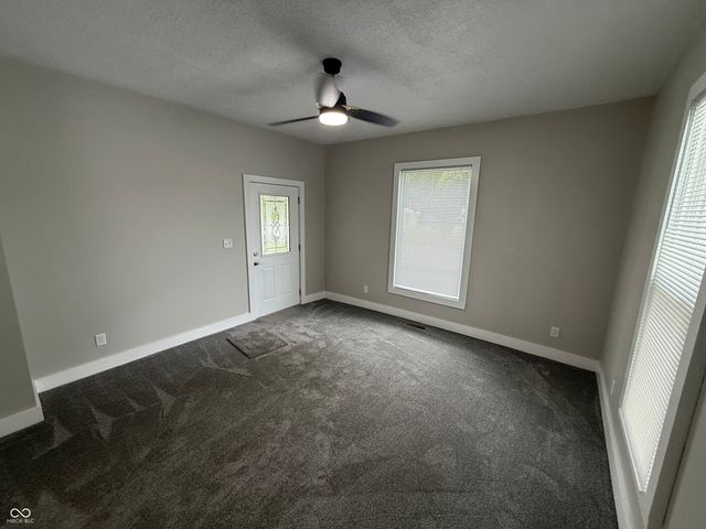 613 S 15th Street, Terre Haute, IN 47807