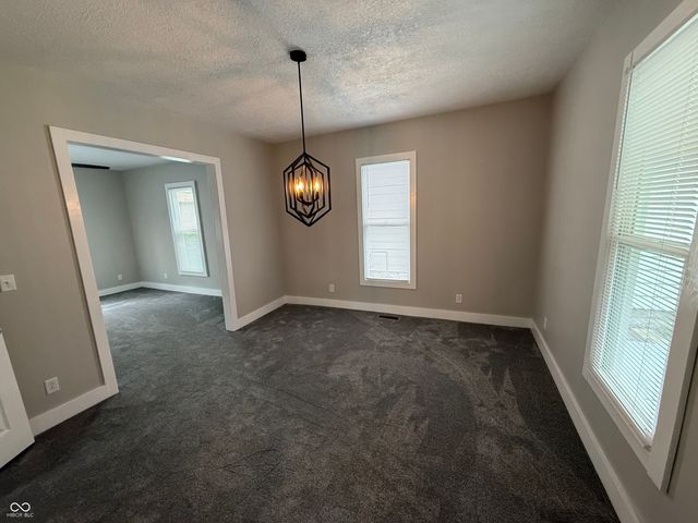 613 S 15th Street, Terre Haute, IN 47807