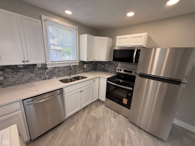 613 S 15th Street, Terre Haute, IN 47807