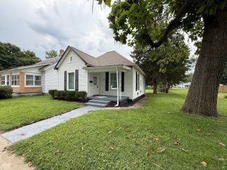 613 S 15th Street, Terre Haute, IN 47807