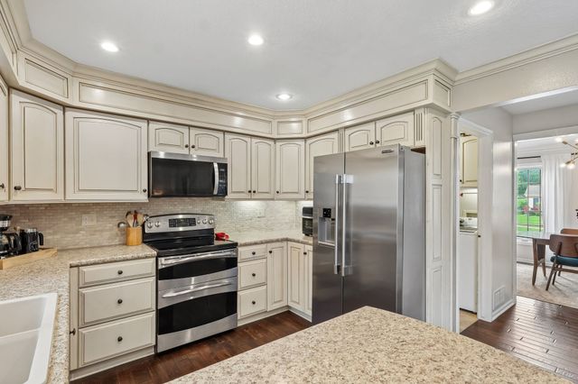 14558 Hawthorn Drive, Clive, IA 50325