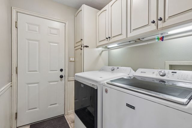 14558 Hawthorn Drive, Clive, IA 50325