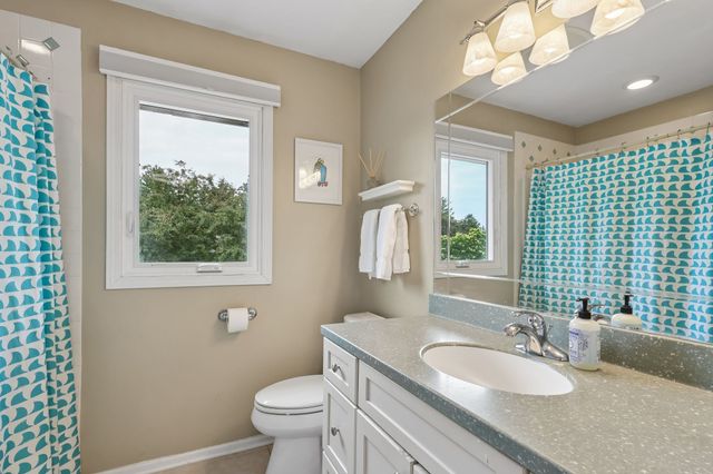 14558 Hawthorn Drive, Clive, IA 50325