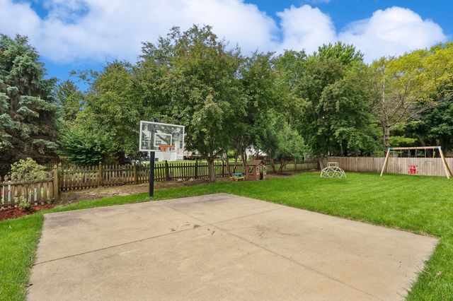 14558 Hawthorn Drive, Clive, IA 50325