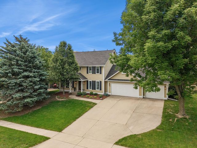 14558 Hawthorn Drive, Clive, IA 50325