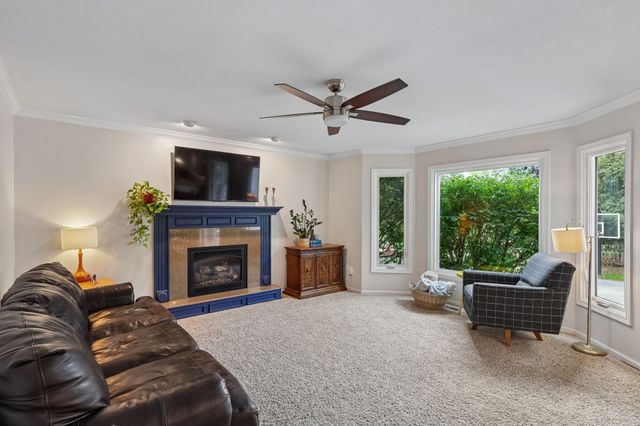 14558 Hawthorn Drive, Clive, IA 50325