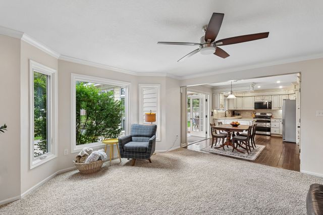 14558 Hawthorn Drive, Clive, IA 50325