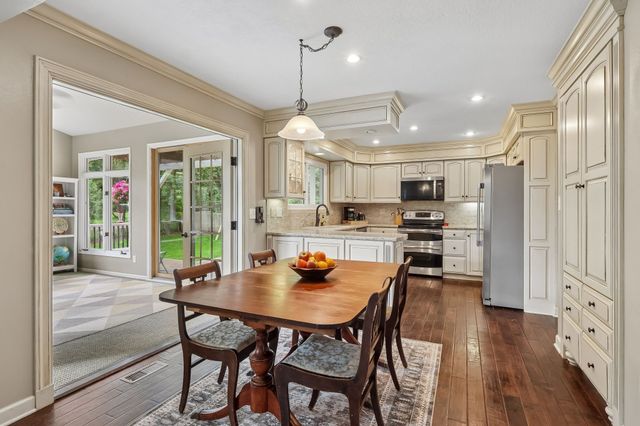 14558 Hawthorn Drive, Clive, IA 50325
