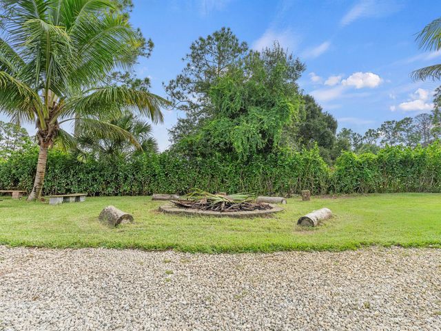 18392 N 50th St Street N, Loxahatchee, FL 33470