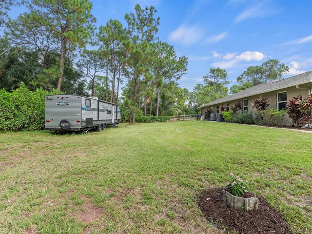 18392 N 50th St Street N, Loxahatchee, FL 33470