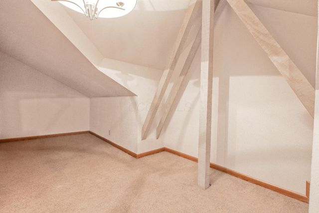 42 N Highland Court, Howard, OH 43028