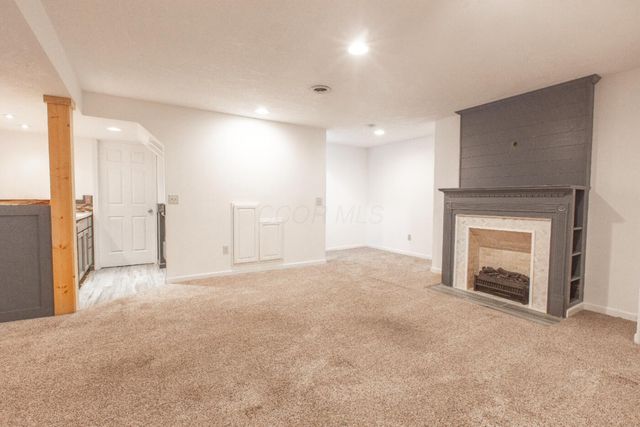 42 N Highland Court, Howard, OH 43028