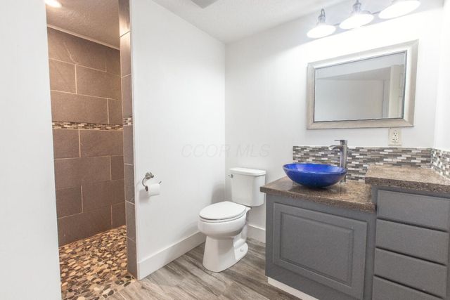 42 N Highland Court, Howard, OH 43028