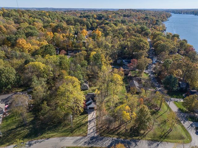 42 N Highland Court, Howard, OH 43028