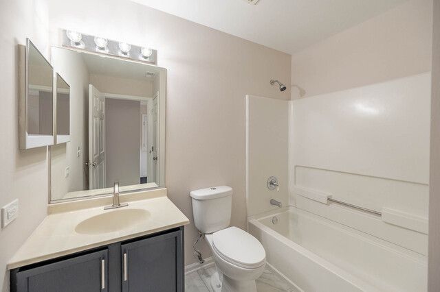 1225 N Red Oak Circle 3, Round Lake Beach, IL 60073