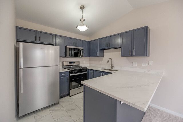 1225 N Red Oak Circle 3, Round Lake Beach, IL 60073