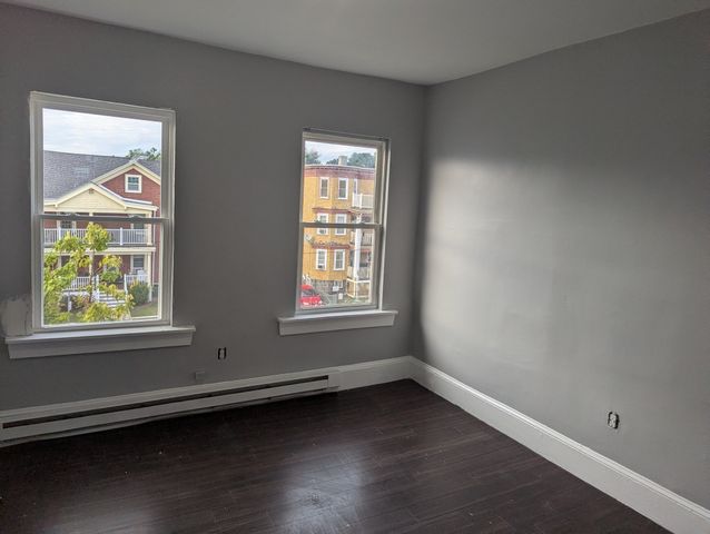 43 Whitfield St 3, Boston, MA 02124