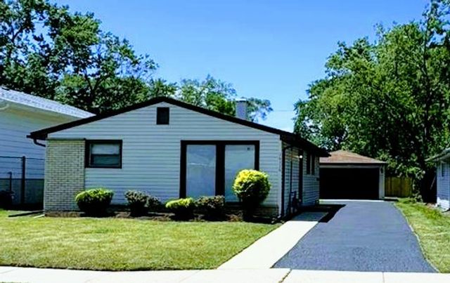 16536 Wolcott Avenue, Markham, IL 60428