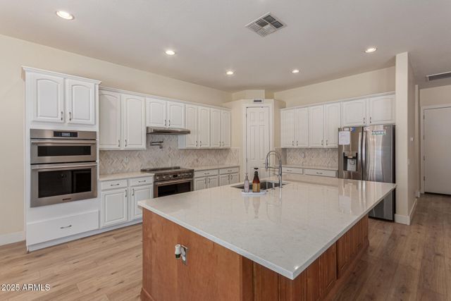 4978 E KARSTEN Drive, Chandler, AZ 85249