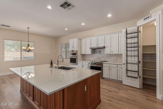 4978 E KARSTEN Drive, Chandler, AZ 85249