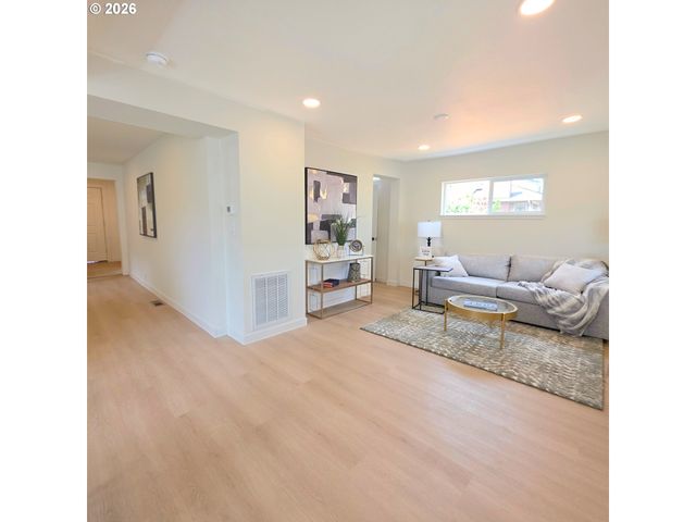 4245 Se 89TH Ave, Portland, OR 97266