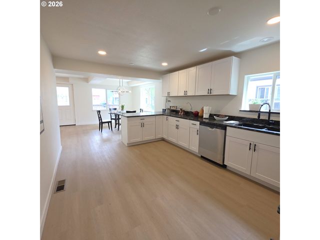 4245 Se 89TH Ave, Portland, OR 97266