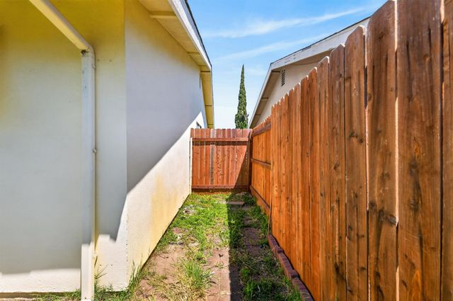 4184 Worthington Dr, North Highlands, CA 95660