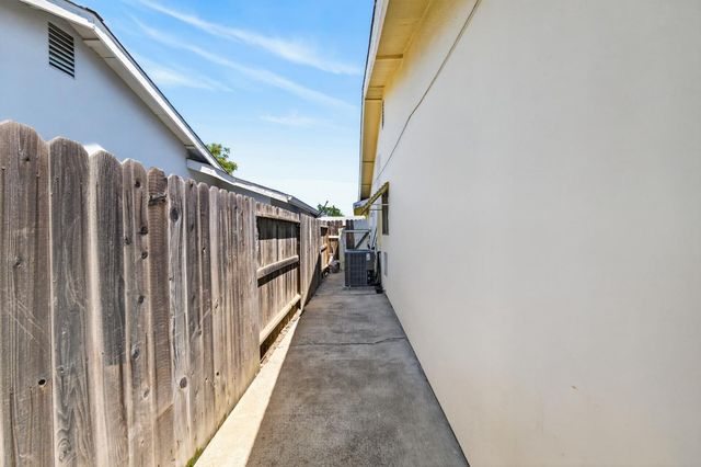 4184 Worthington Dr, North Highlands, CA 95660