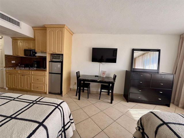 19201 Collins Avenue 241, Sunny Isles Beach, FL 33160