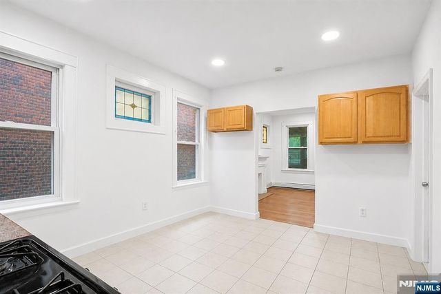 411 S 15th Street, Newark, NJ 07103