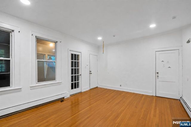 411 S 15th Street, Newark, NJ 07103