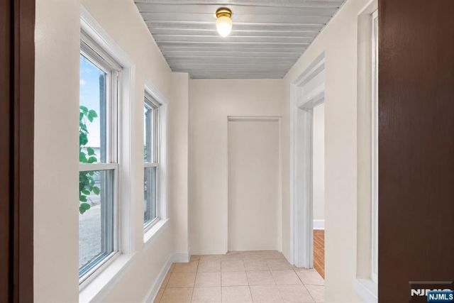 411 S 15th Street, Newark, NJ 07103