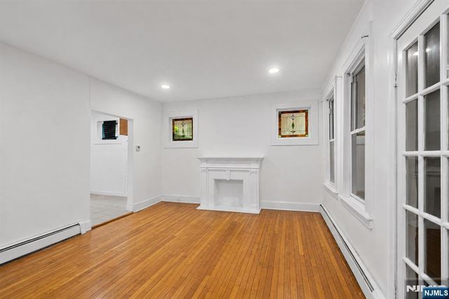 411 S 15th Street, Newark, NJ 07103