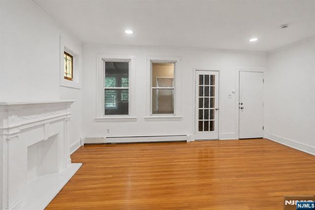 411 S 15th Street, Newark, NJ 07103