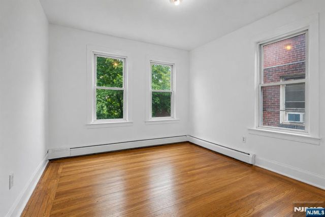 411 S 15th Street, Newark, NJ 07103