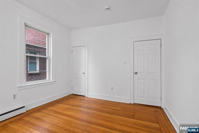 411 S 15th Street, Newark, NJ 07103