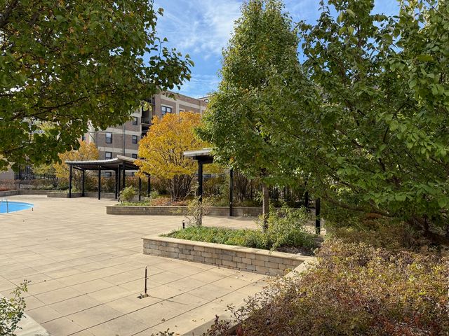 3930 N Pine Grove Avenue 1109, Chicago, IL 60613