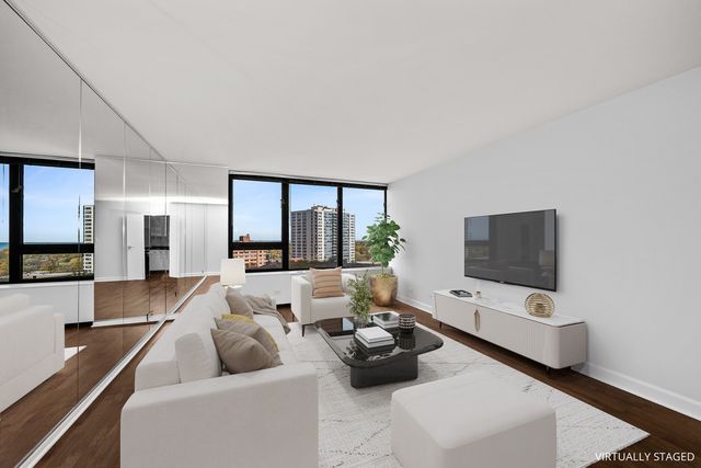 3930 N Pine Grove Avenue 1109, Chicago, IL 60613