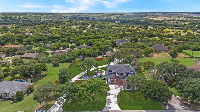 301 Paint Pony Trail N, Fort Worth, TX 76108