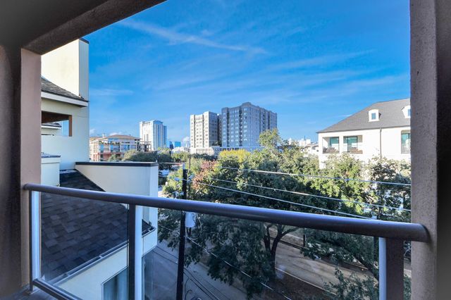 1610 Calumet Street, Houston, TX 77004