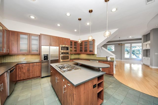 1610 Calumet Street, Houston, TX 77004