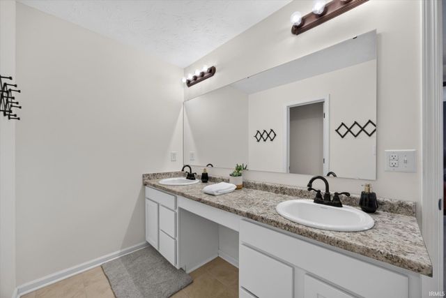 3953 W Ribbon Lane, Bloomington, IN 47404