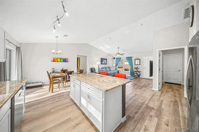 9085 SW 202nd Avenue Road, Dunnellon, FL 34431