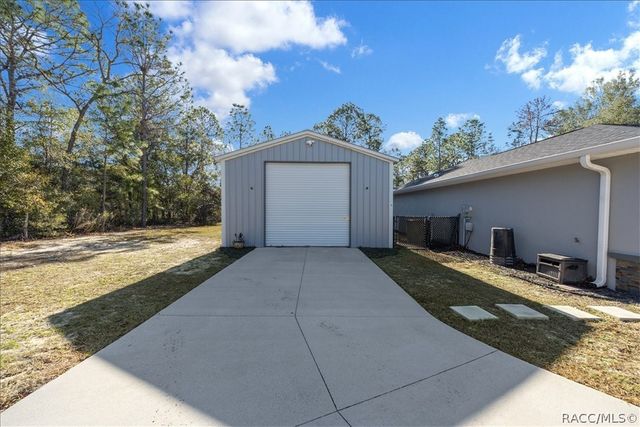 9085 SW 202nd Avenue Road, Dunnellon, FL 34431